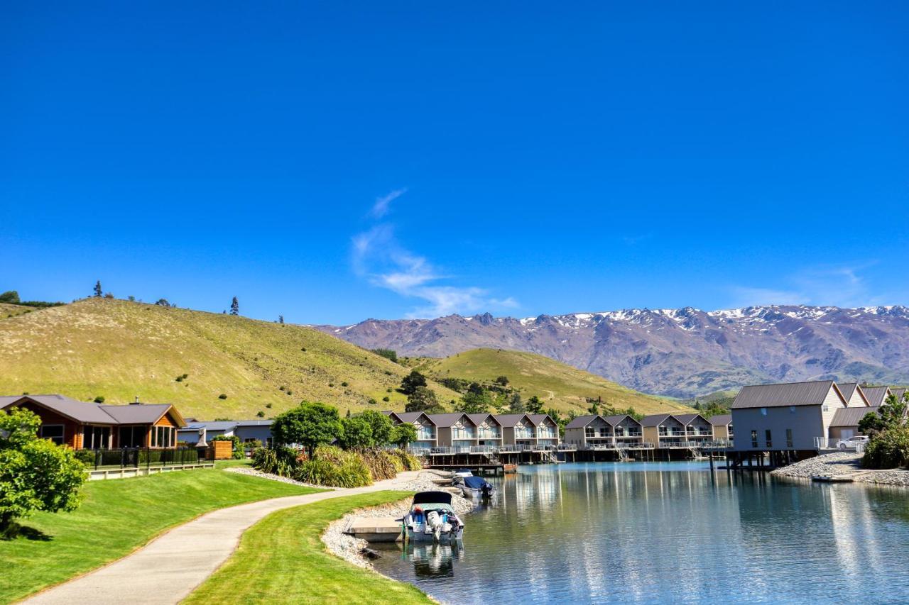 Marsden Lake Resort Central Otago Cromwell Exterior foto The Jack's Point residential development