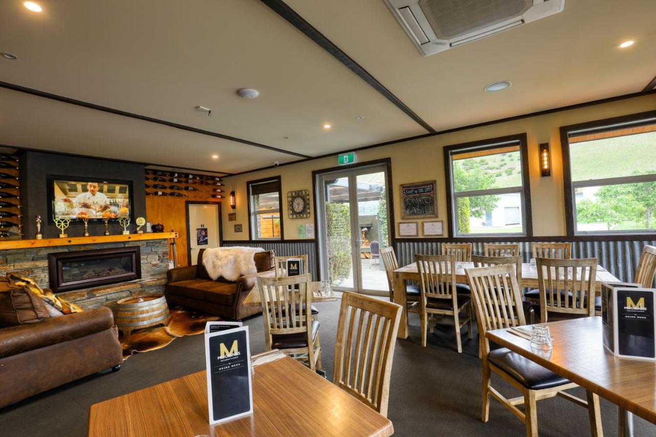 Marsden Lake Resort Central Otago Cromwell Exterior foto Interior of a typical M Café